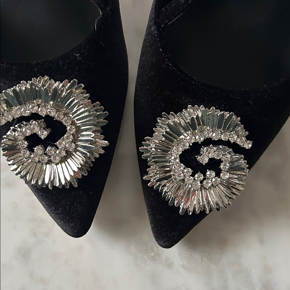 NWT black velvet Antonio Melani sling backs. 9.5 - Picture 3 of 5